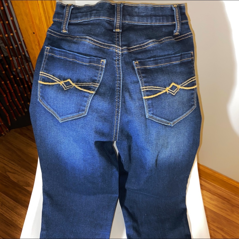 Jeans - Picture 2 of 4
